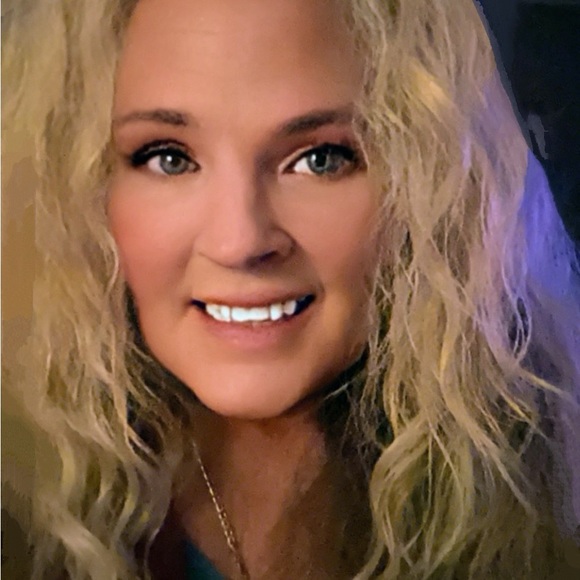 HI 👋 EVERYONE MY NAME IS KRISTY - Picture 1 of 4